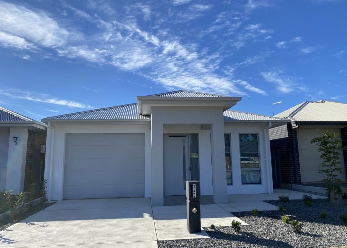 Salisbury Plains 5109 Facade